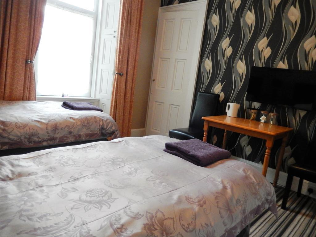 Gales Guesthouse Абърдийн Екстериор снимка