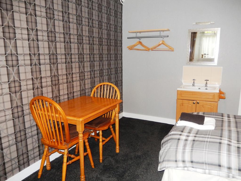 Gales Guesthouse Абърдийн Екстериор снимка
