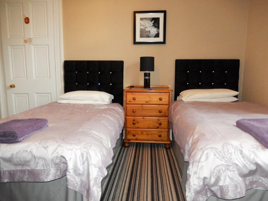 Gales Guesthouse Абърдийн Екстериор снимка